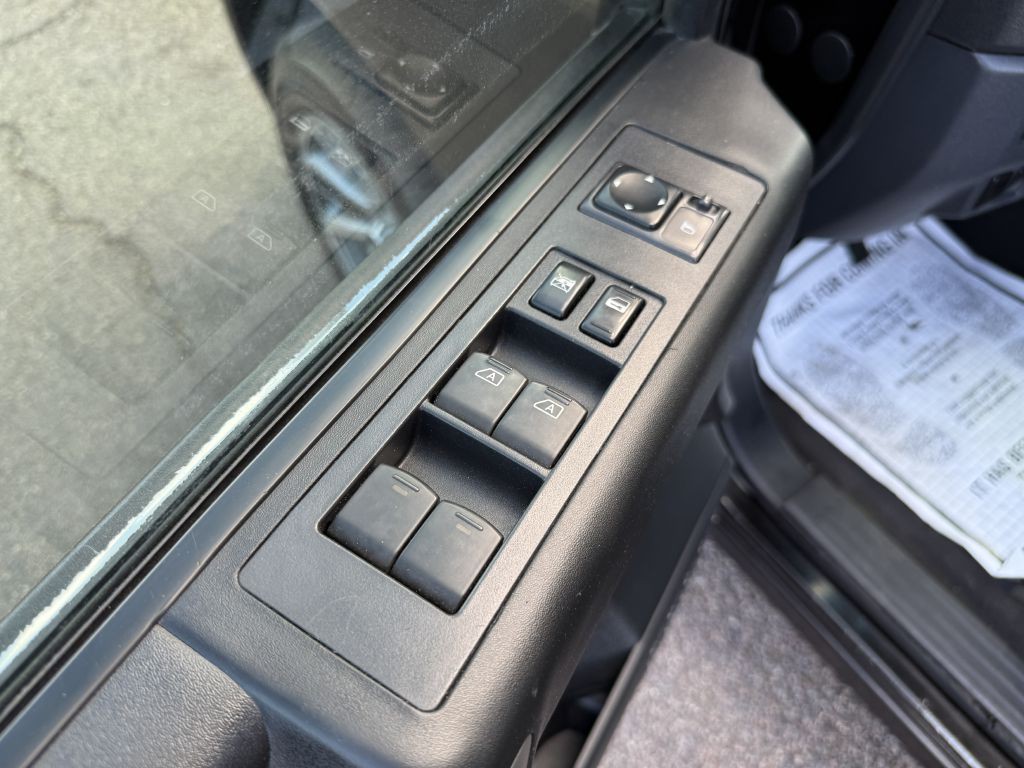 2009 Nissan Titan Image 16