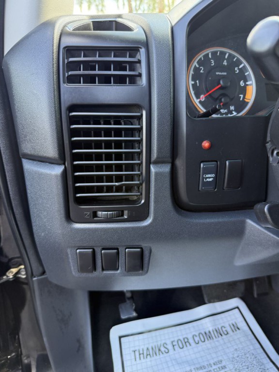 2009 Nissan Titan Image 17