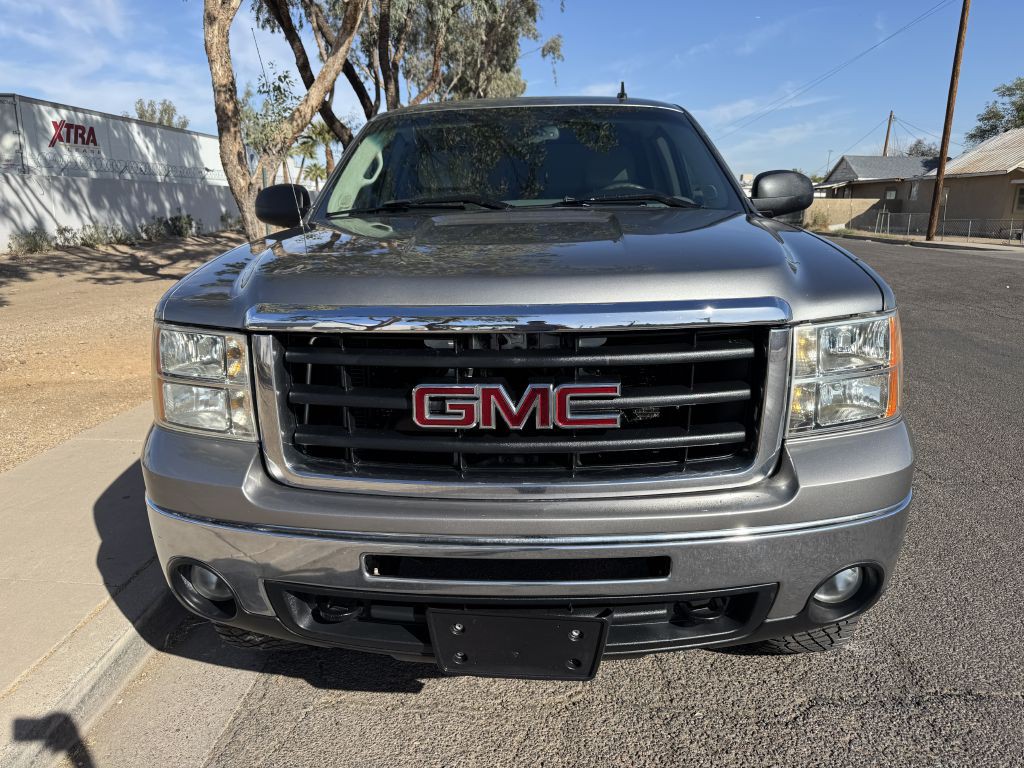 2008 GMC Sierra Image 2