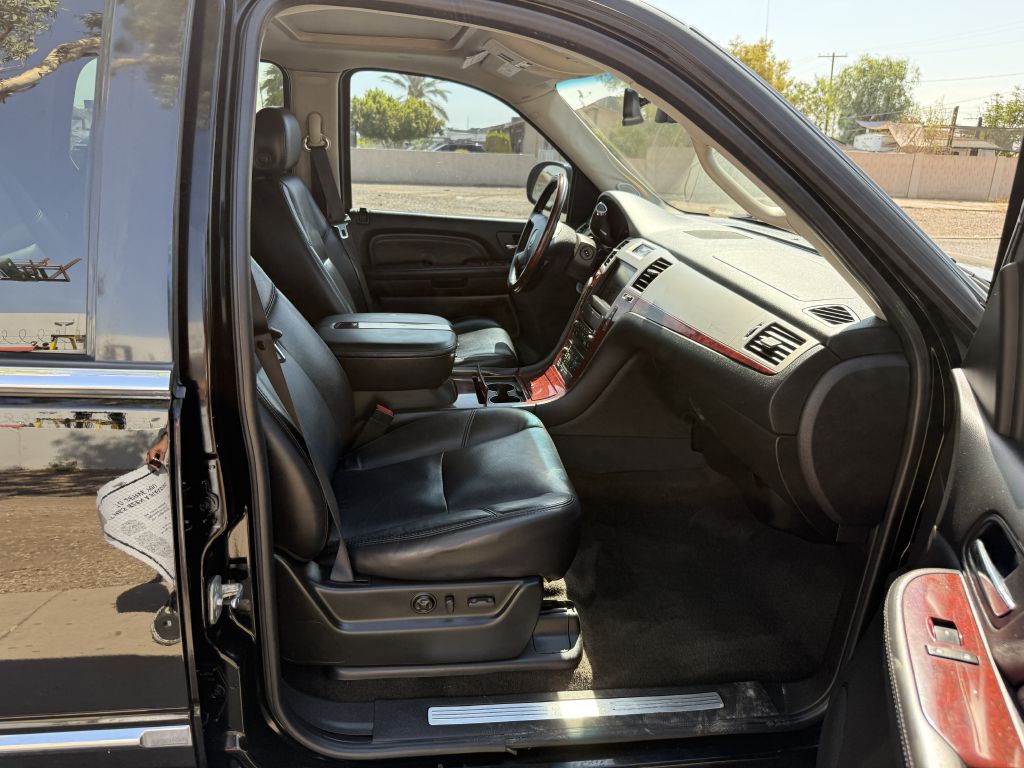 2007 Cadillac Escalade Image 14