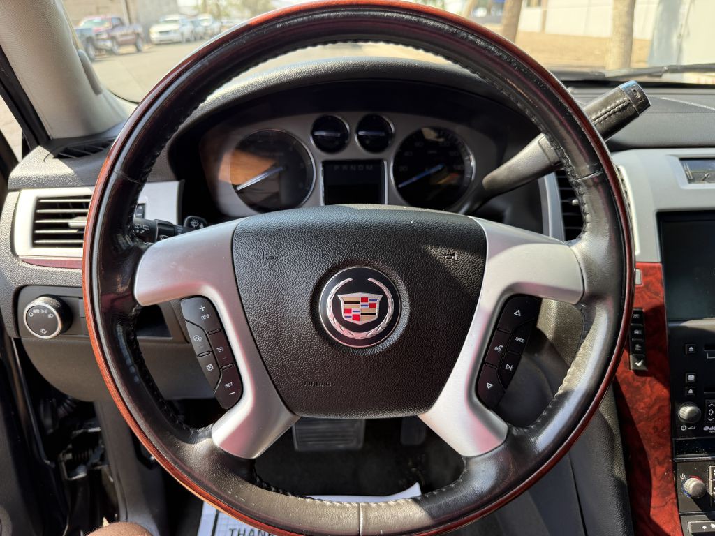 2007 Cadillac Escalade Image 19
