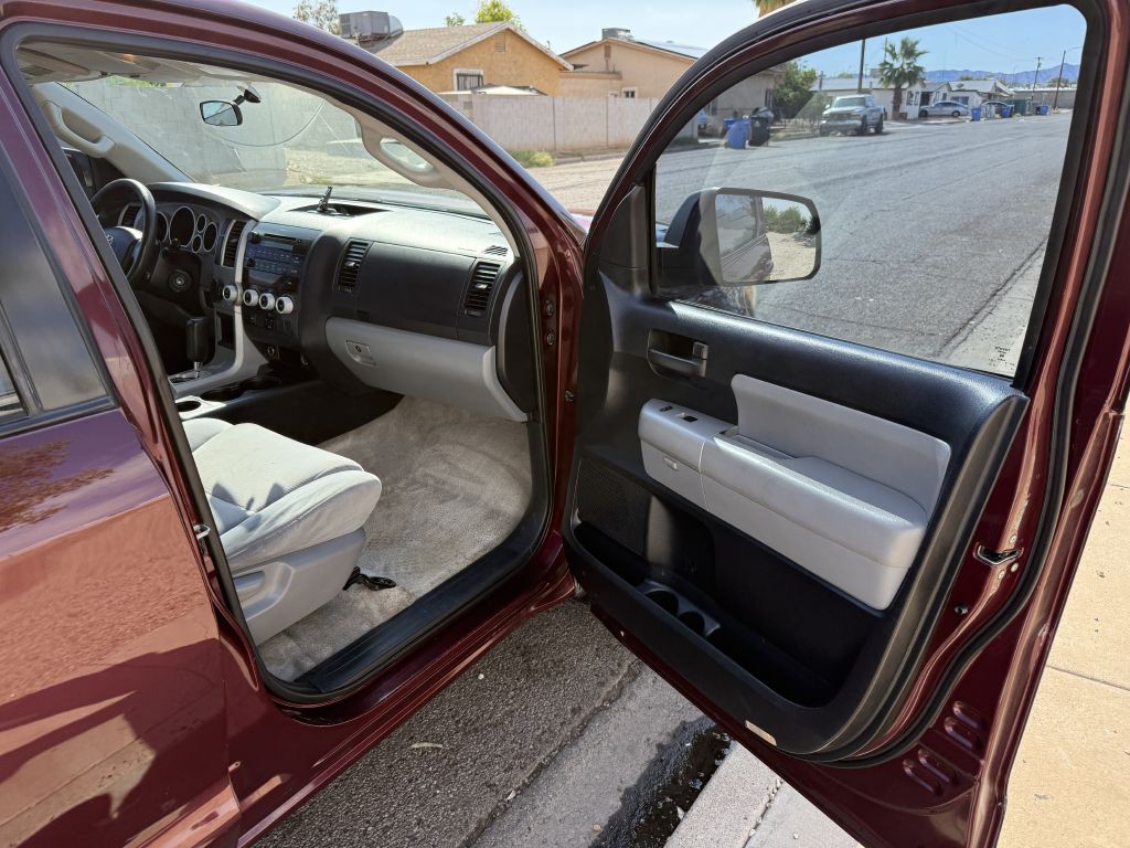 2009 Toyota Sequoia Image 16