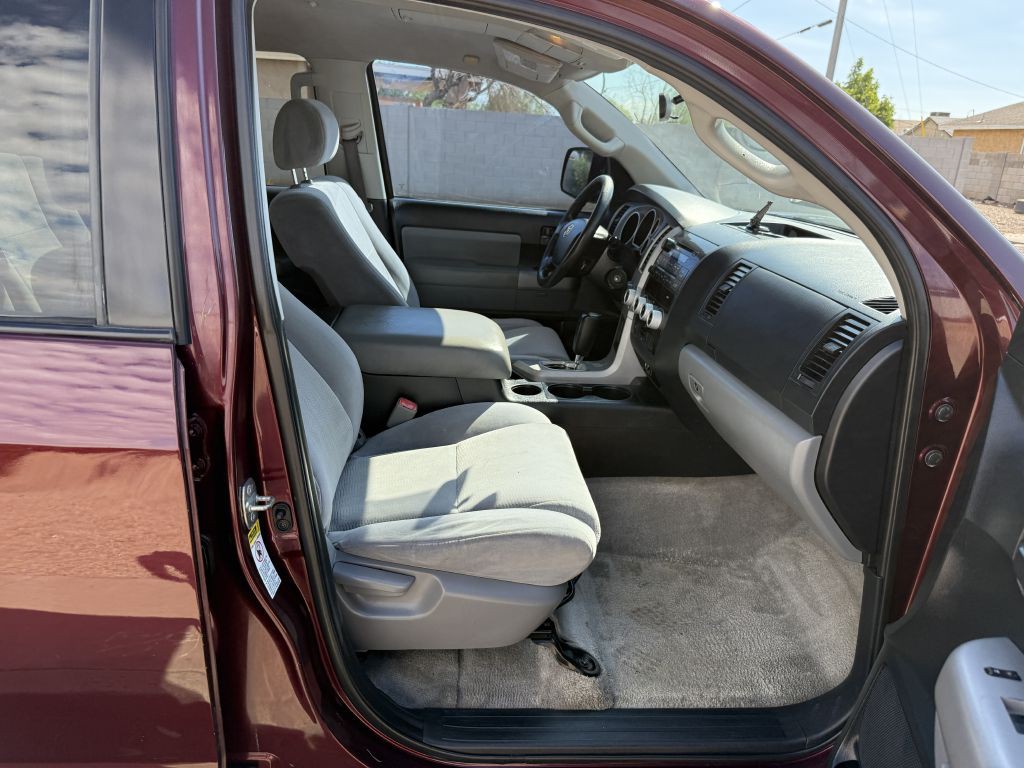 2009 Toyota Sequoia Image 17