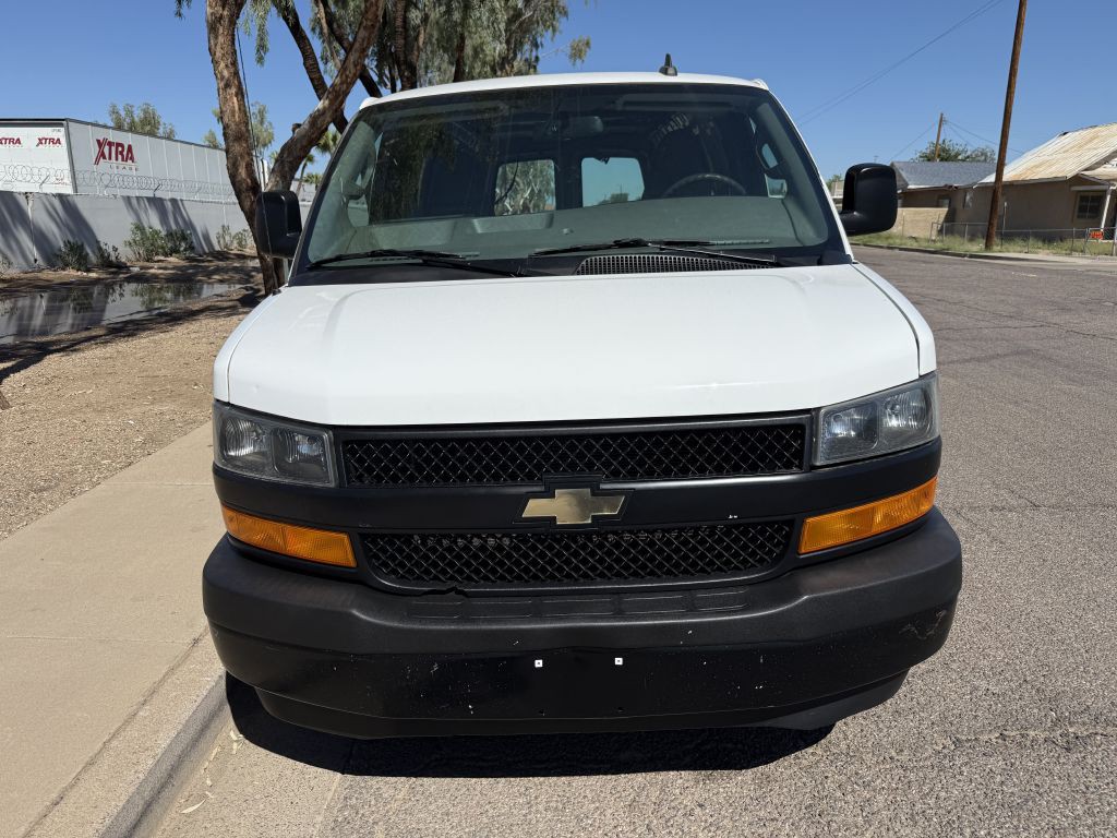 2018 Chevrolet Express Image 2