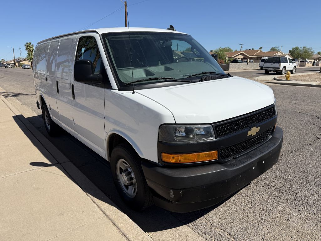 2018 Chevrolet Express Image 3
