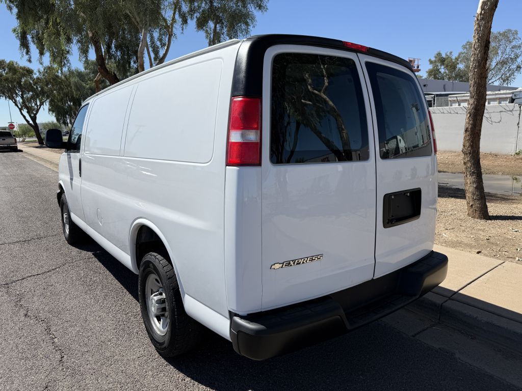 2018 Chevrolet Express Image 6