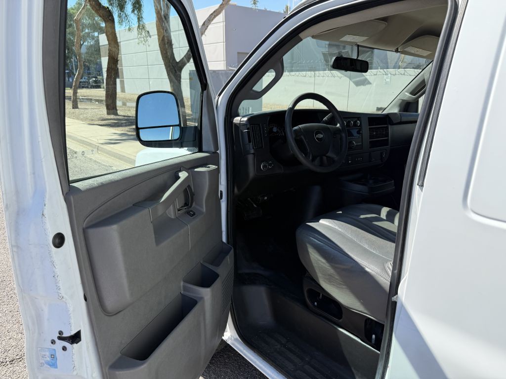 2018 Chevrolet Express Image 7