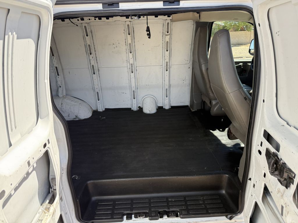 2018 Chevrolet Express Image 9