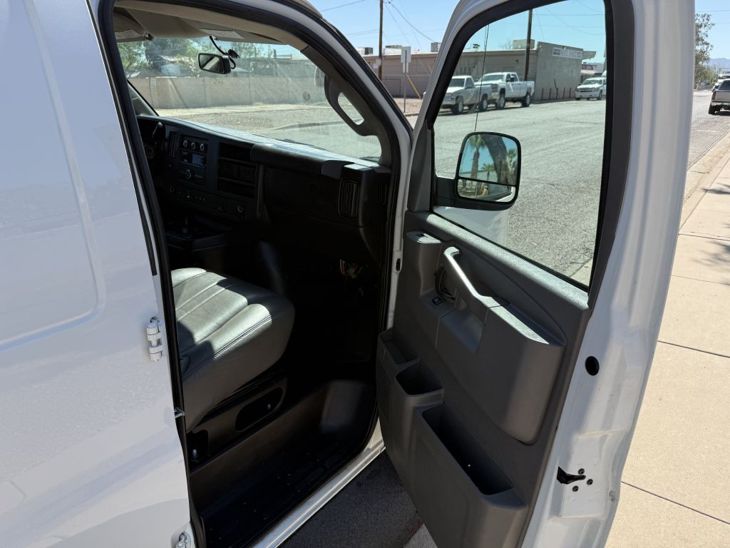 2018 Chevrolet Express Image 10