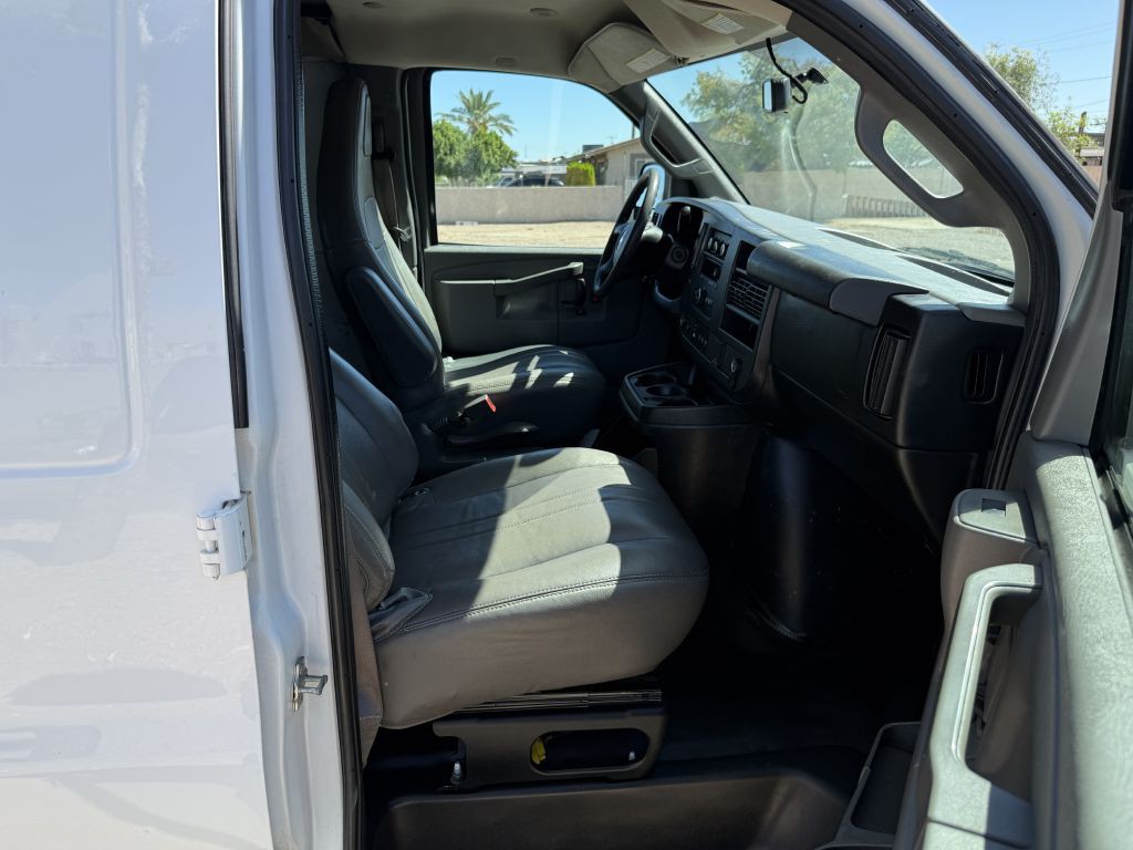 2018 Chevrolet Express Image 11