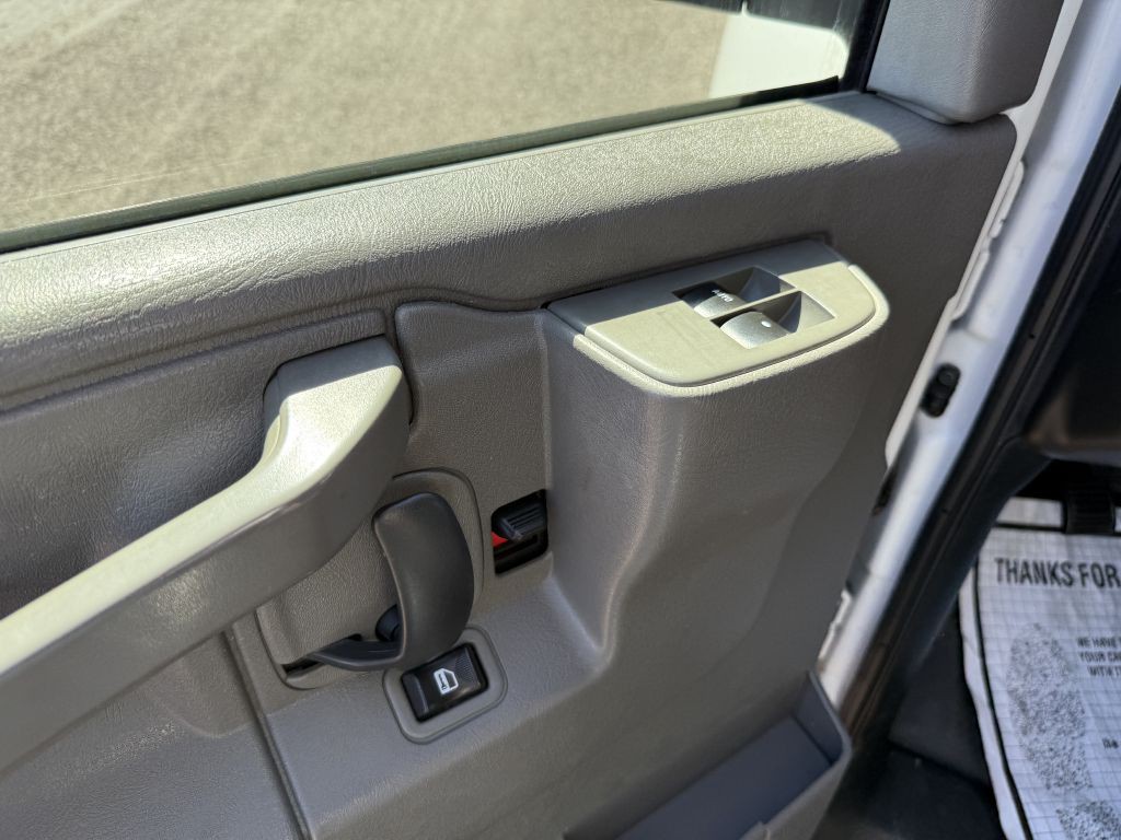 2018 Chevrolet Express Image 14