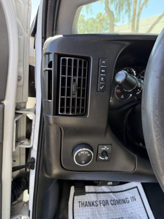2018 Chevrolet Express Image 15