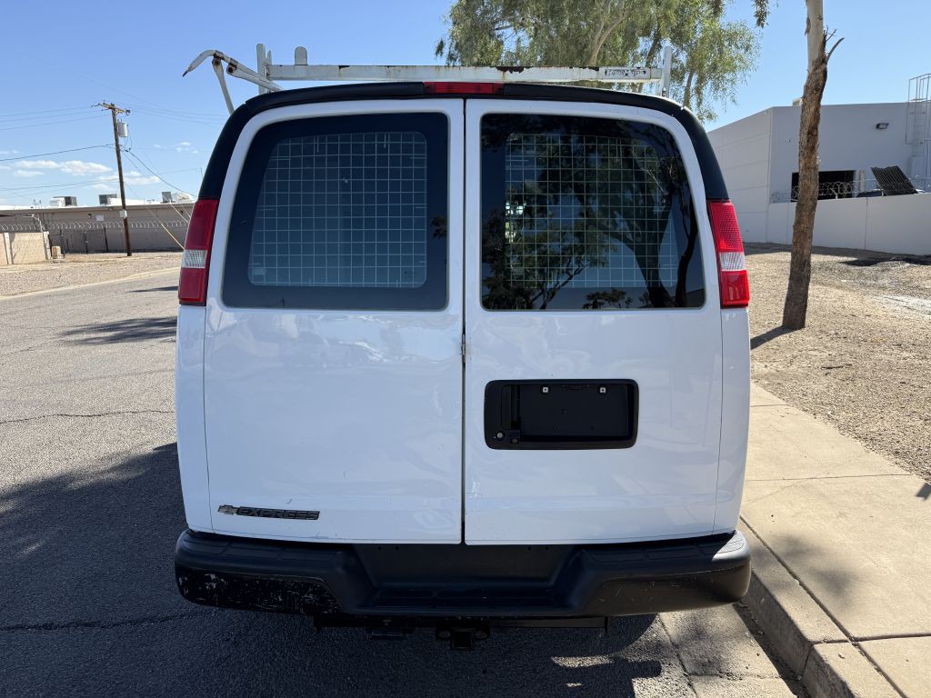 2018 Chevrolet Express Image 5