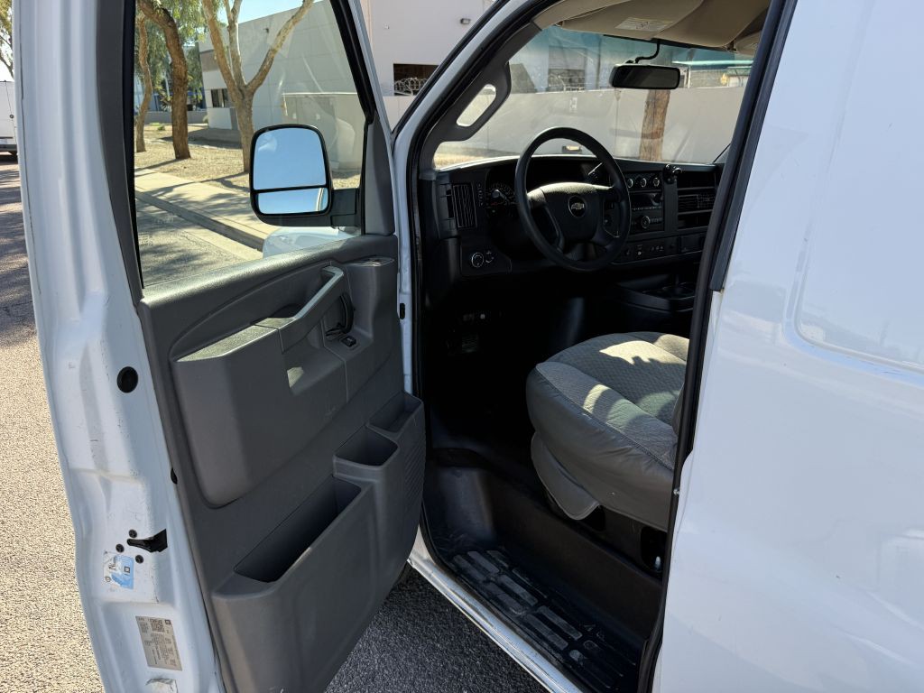 2018 Chevrolet Express Image 7