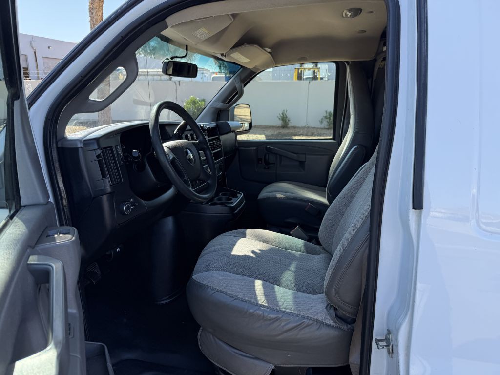 2018 Chevrolet Express Image 8