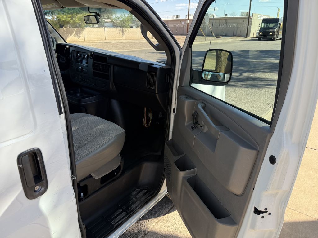 2018 Chevrolet Express Image 11
