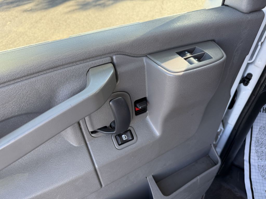 2018 Chevrolet Express Image 14