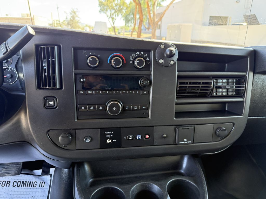 2018 Chevrolet Express Image 16