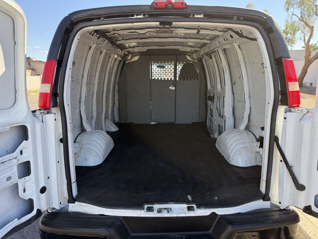 2014 Chevrolet Express Image 9