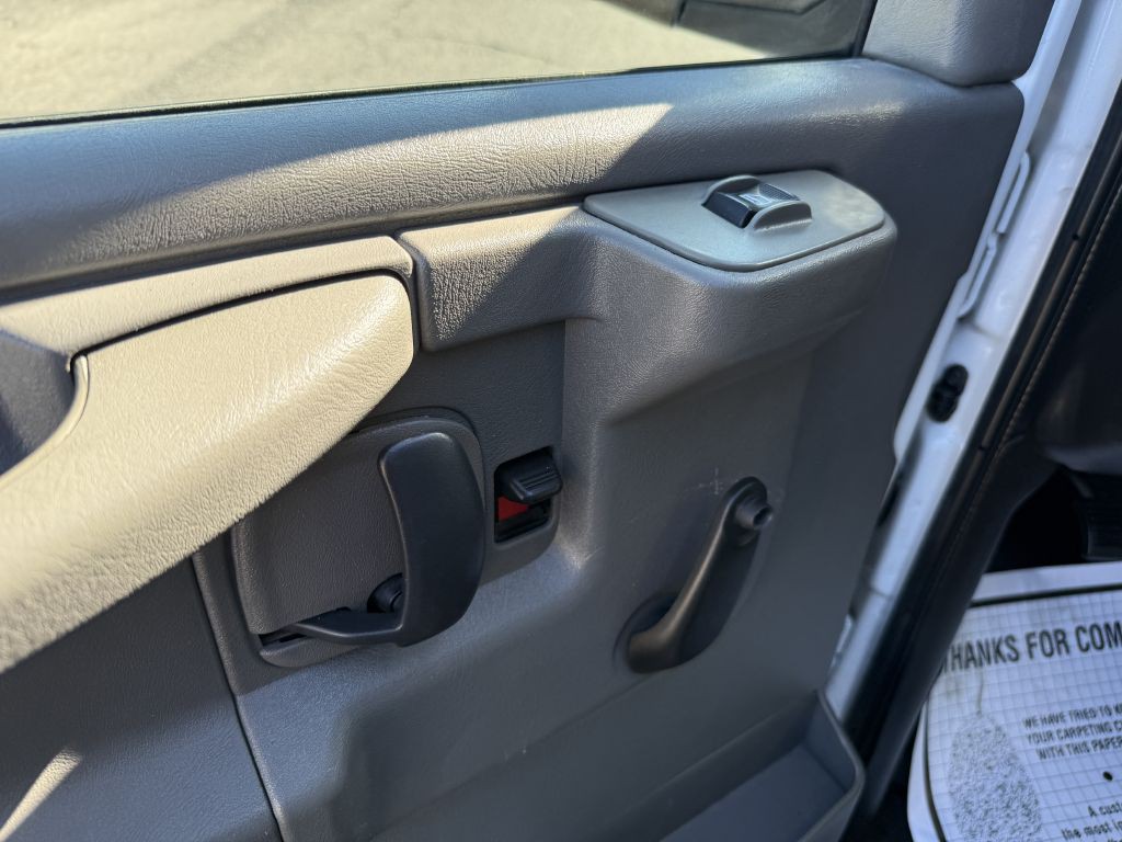 2014 Chevrolet Express Image 14