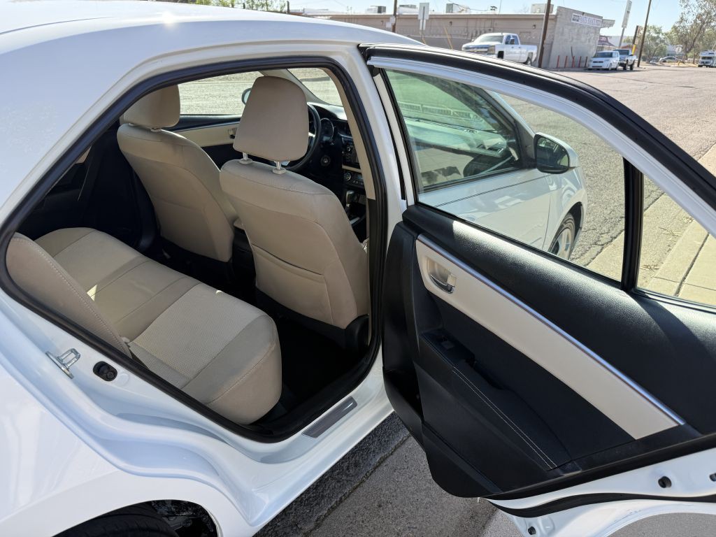 2015 Toyota Corolla Image 11