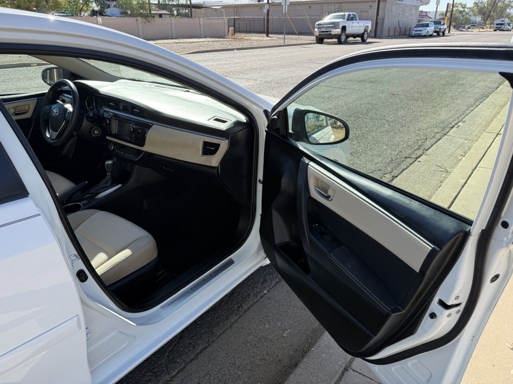 2015 Toyota Corolla Image 13