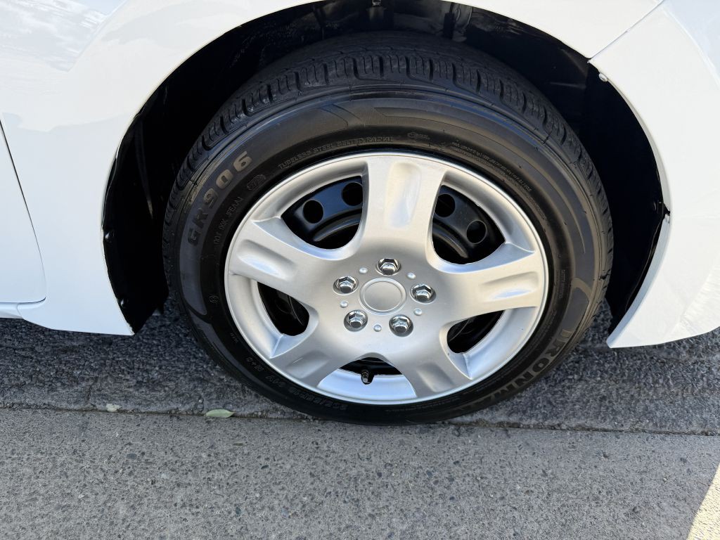 2015 Toyota Corolla Image 15