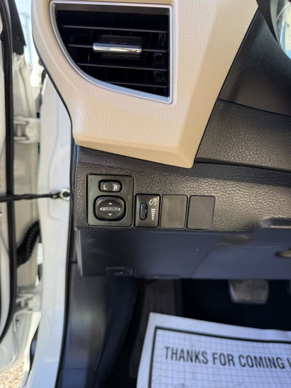 2015 Toyota Corolla Image 18