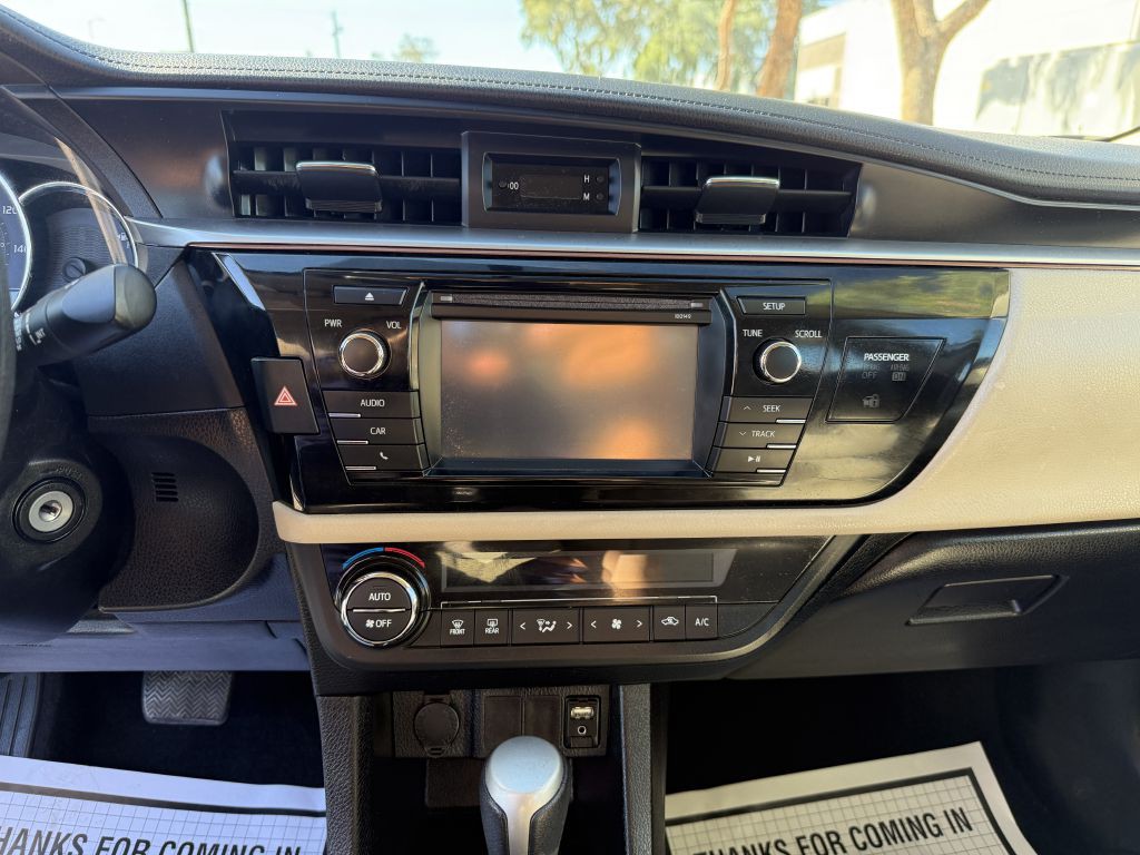2015 Toyota Corolla Image 20