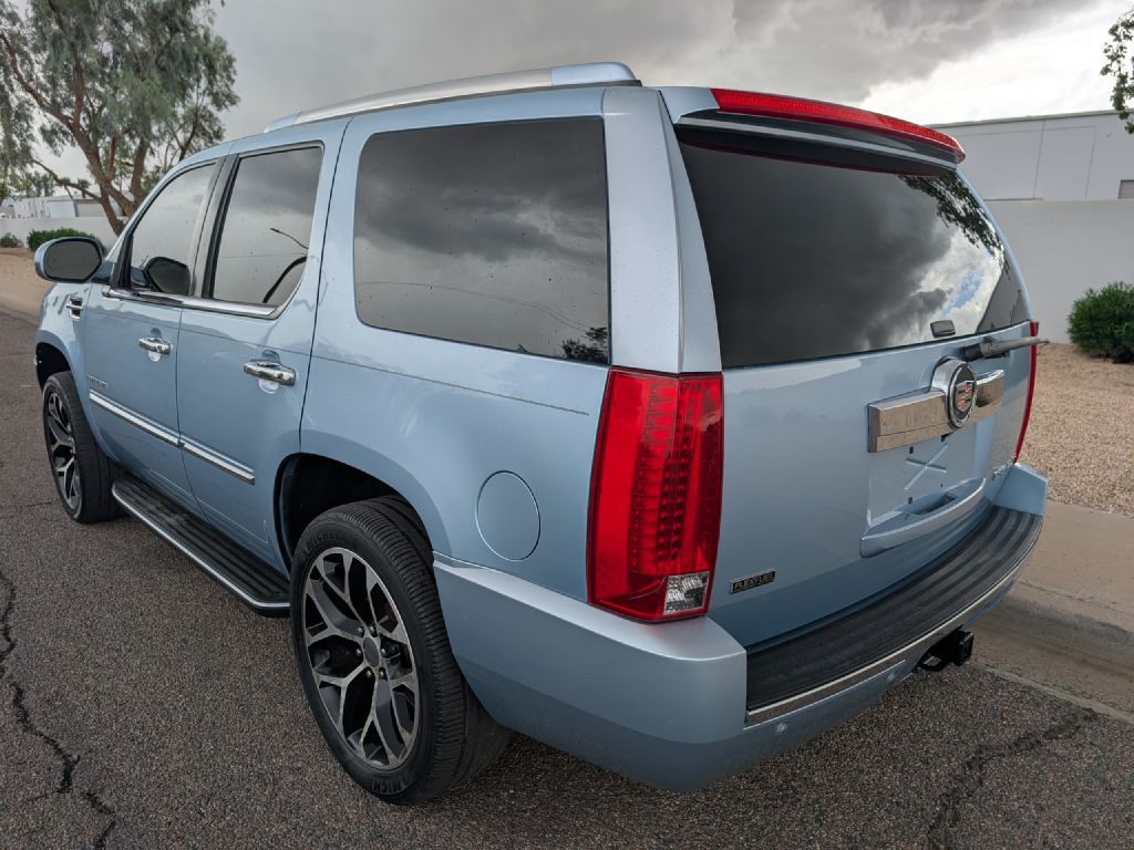 2011 Cadillac Escalade Image 6