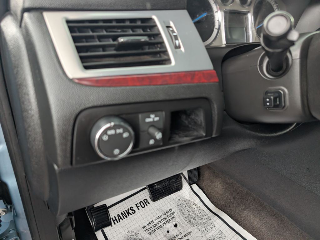 2011 Cadillac Escalade Image 20
