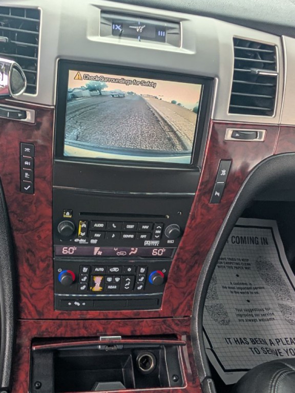 2011 Cadillac Escalade Image 23