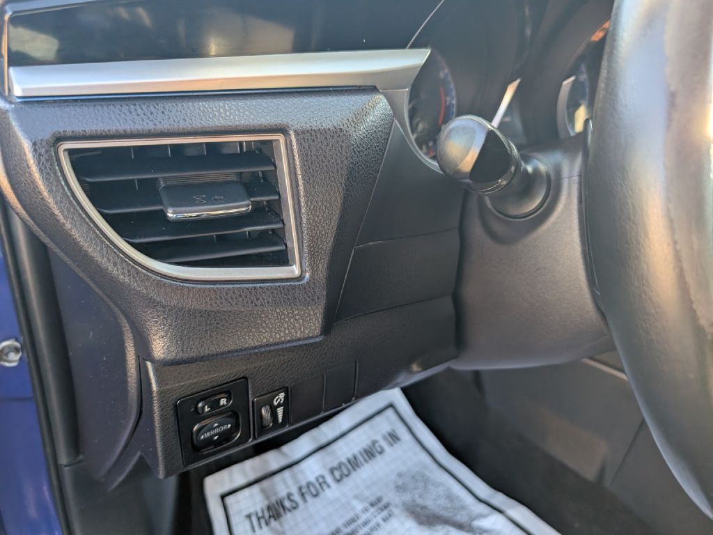 2016 Toyota Corolla Image 18