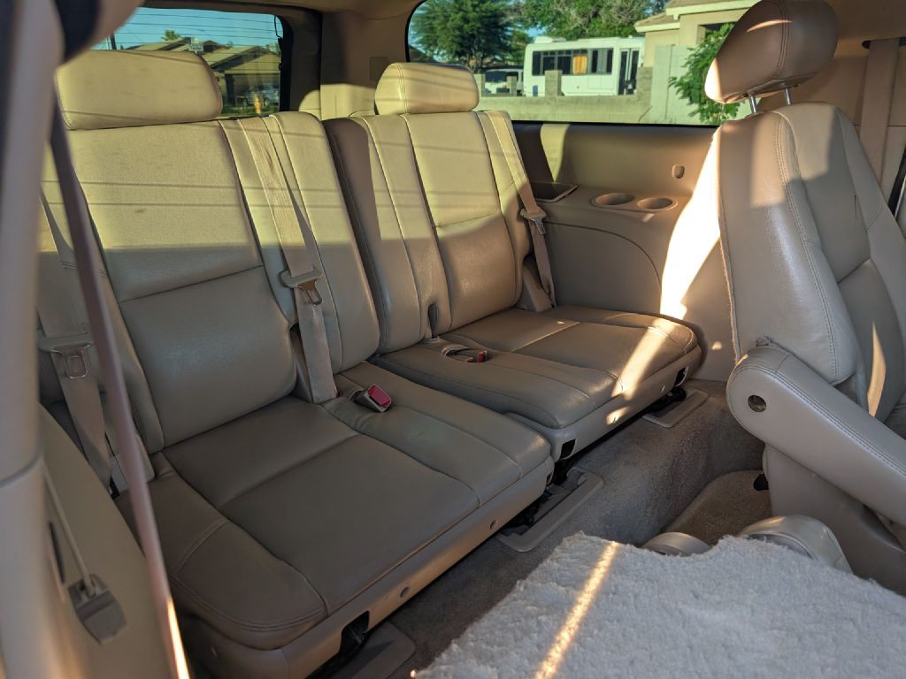 2010 Cadillac Escalade Image 15