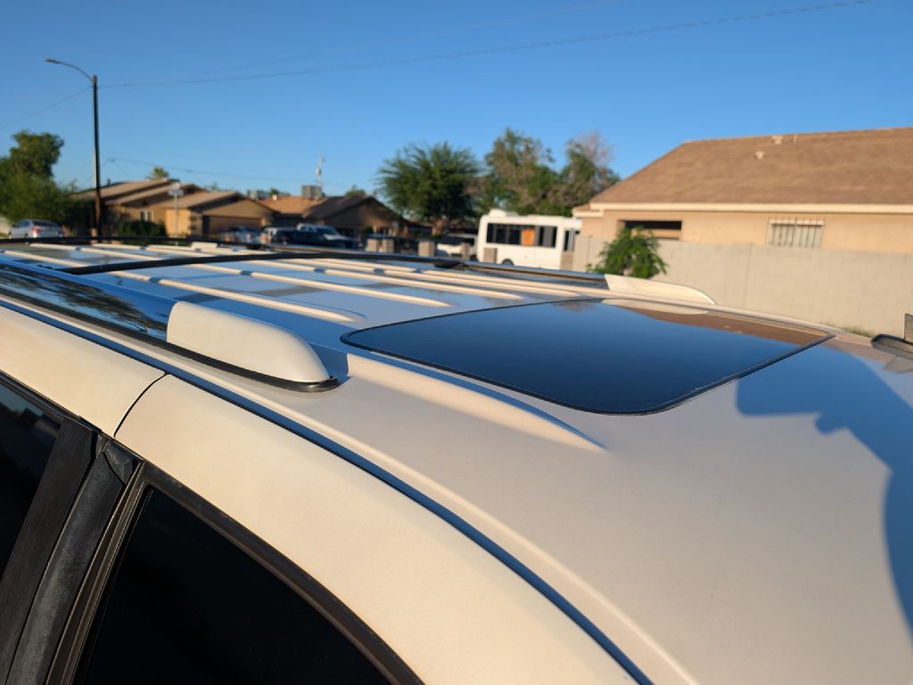 2010 Cadillac Escalade Image 18