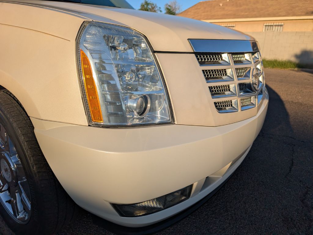 2010 Cadillac Escalade Image 20