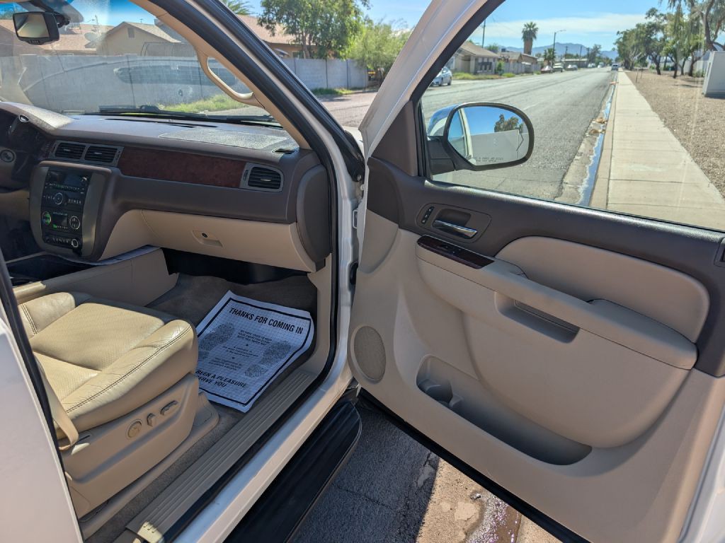 2011 GMC Yukon Image 17