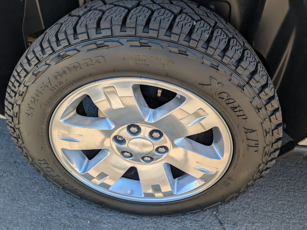 2011 GMC Yukon Image 19