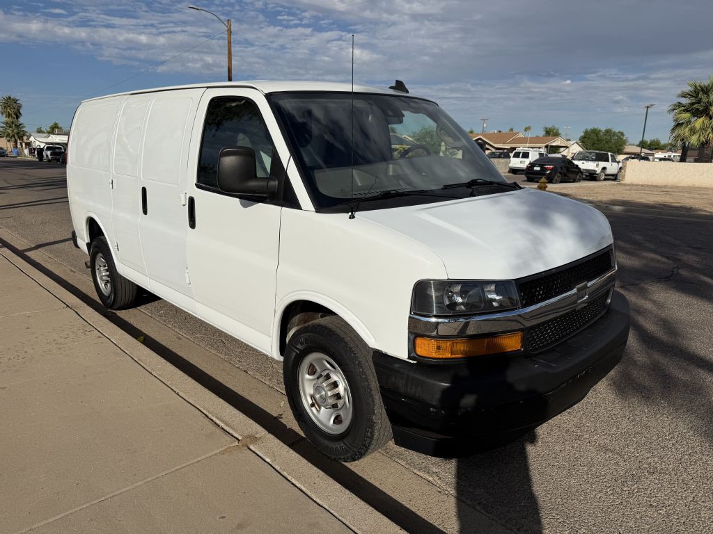 2019 Chevrolet Express Image 3