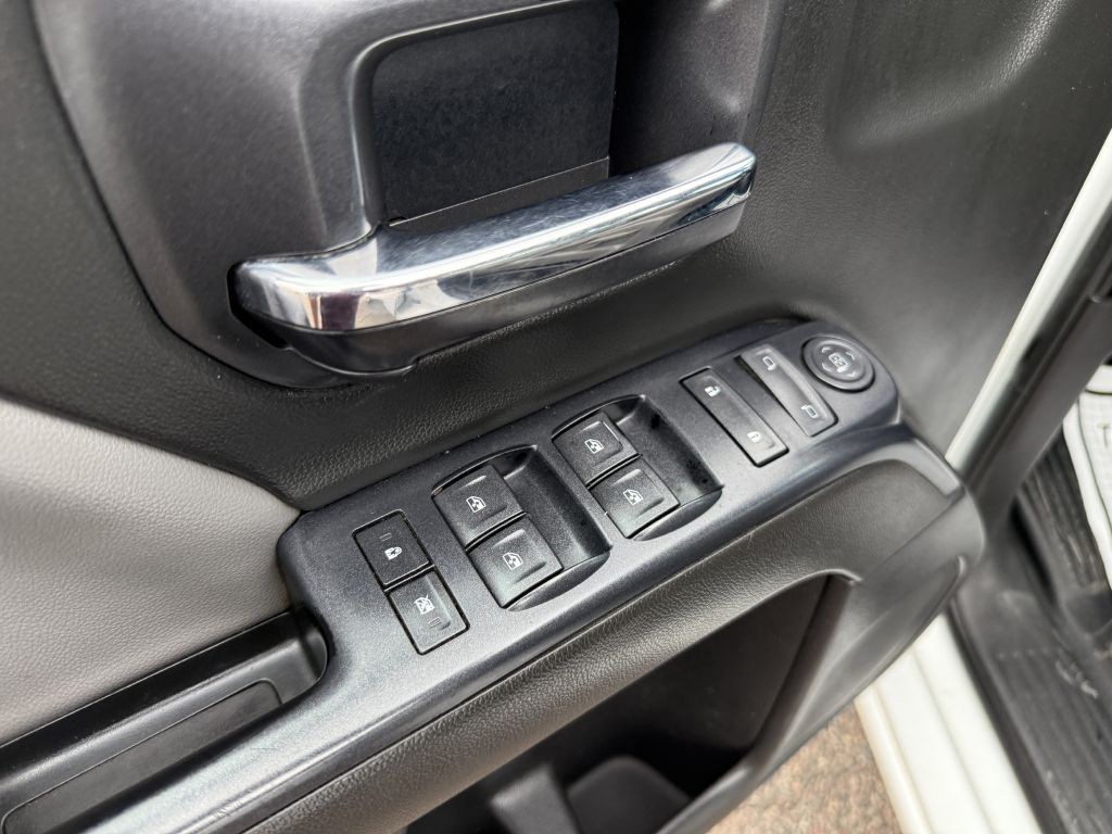 2015 GMC Sierra Image 16