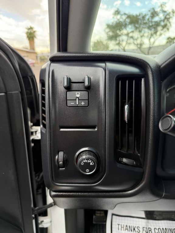 2015 GMC Sierra Image 17