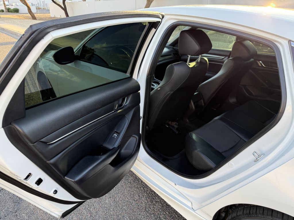 2018 Honda Accord Image 9