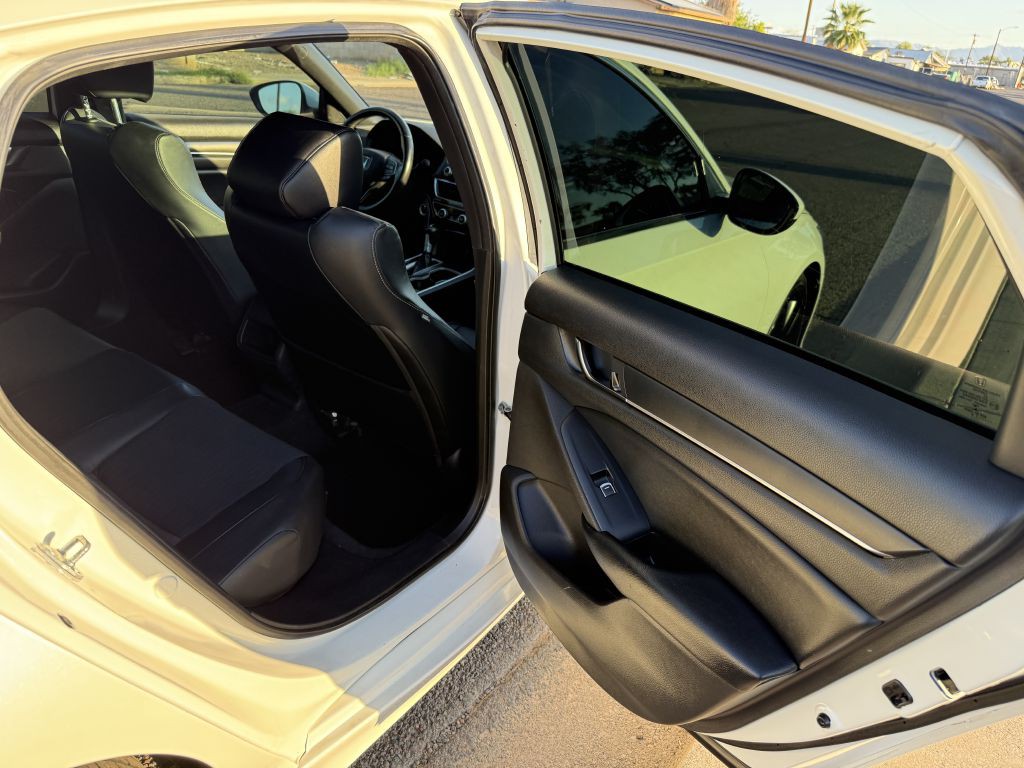 2018 Honda Accord Image 11