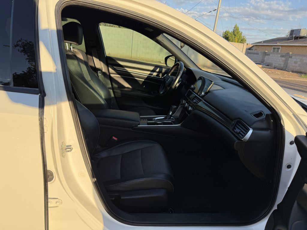 2018 Honda Accord Image 14