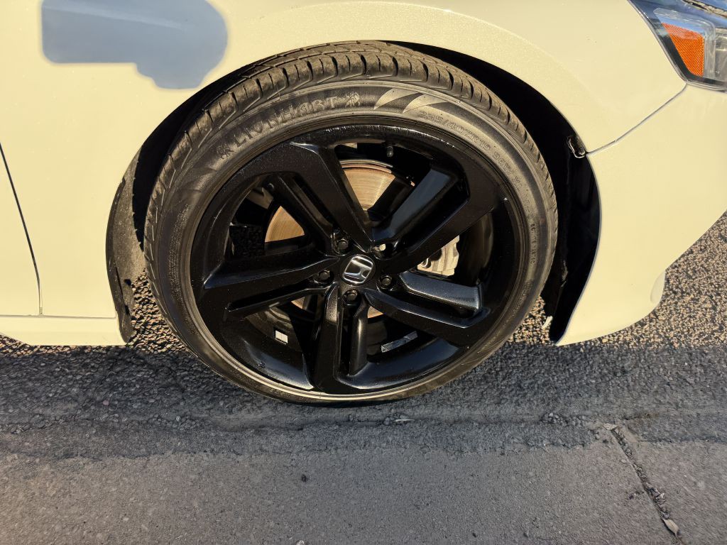 2018 Honda Accord Image 15