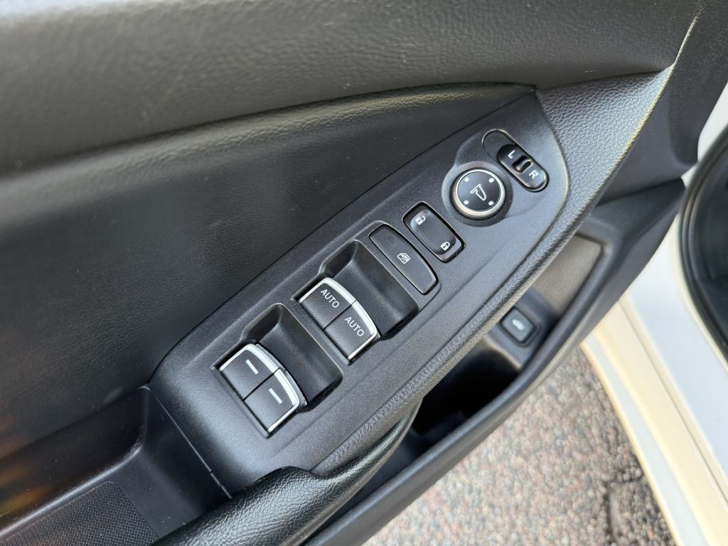 2018 Honda Accord Image 16