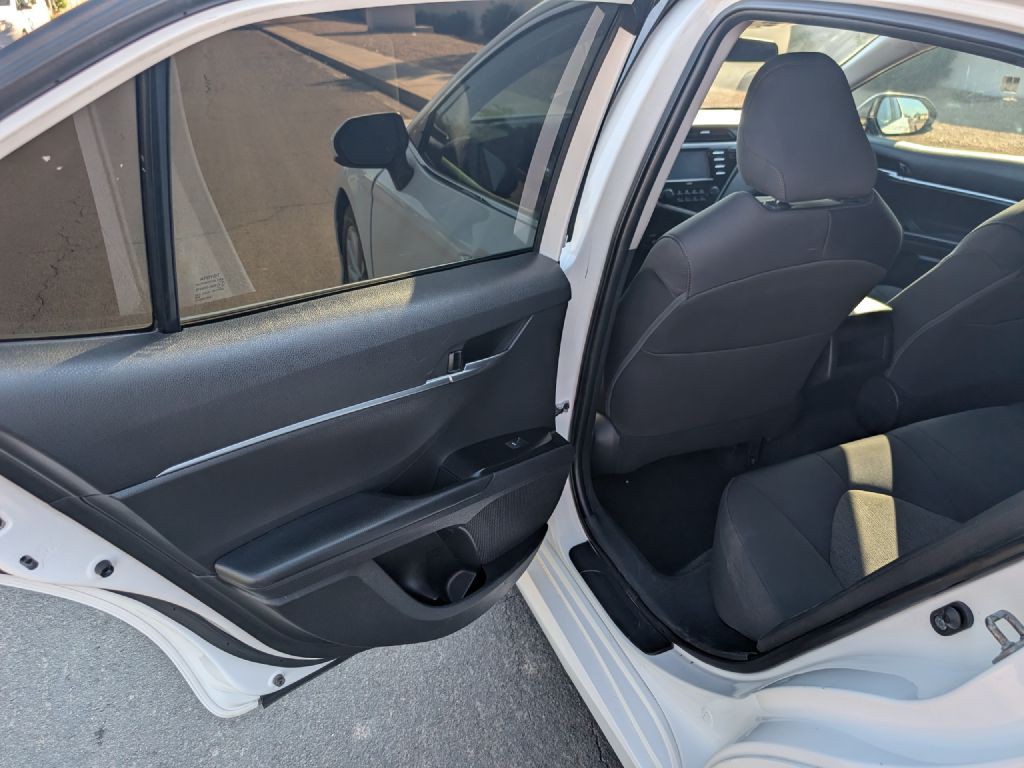 2020 Toyota Camry Image 9