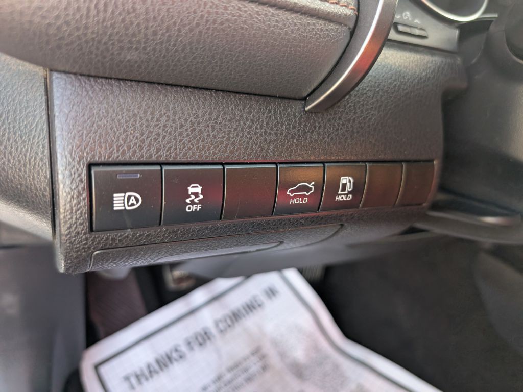 2020 Toyota Camry Image 17