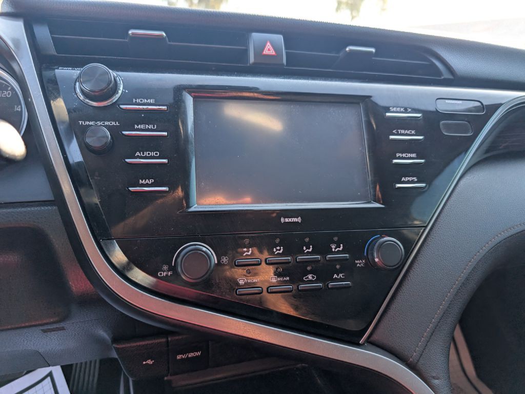 2020 Toyota Camry Image 19