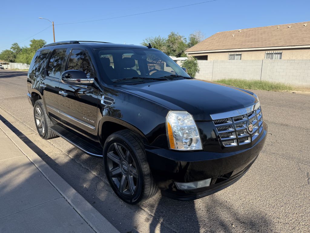 2013 Cadillac Escalade Image 3